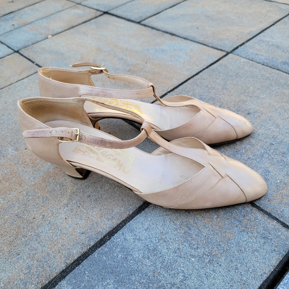 Ferragamo kitten Heels sz 6 - Picture 2 of 9